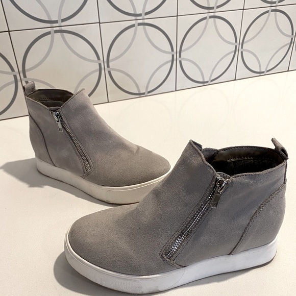 Soda Shoes - Soda Sneaker Wedge Gray (7.0)